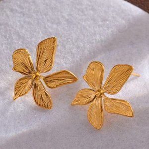 NEW 14K Gold Petaluria Boho Flower Petals Textured Luxury Stud Earrings